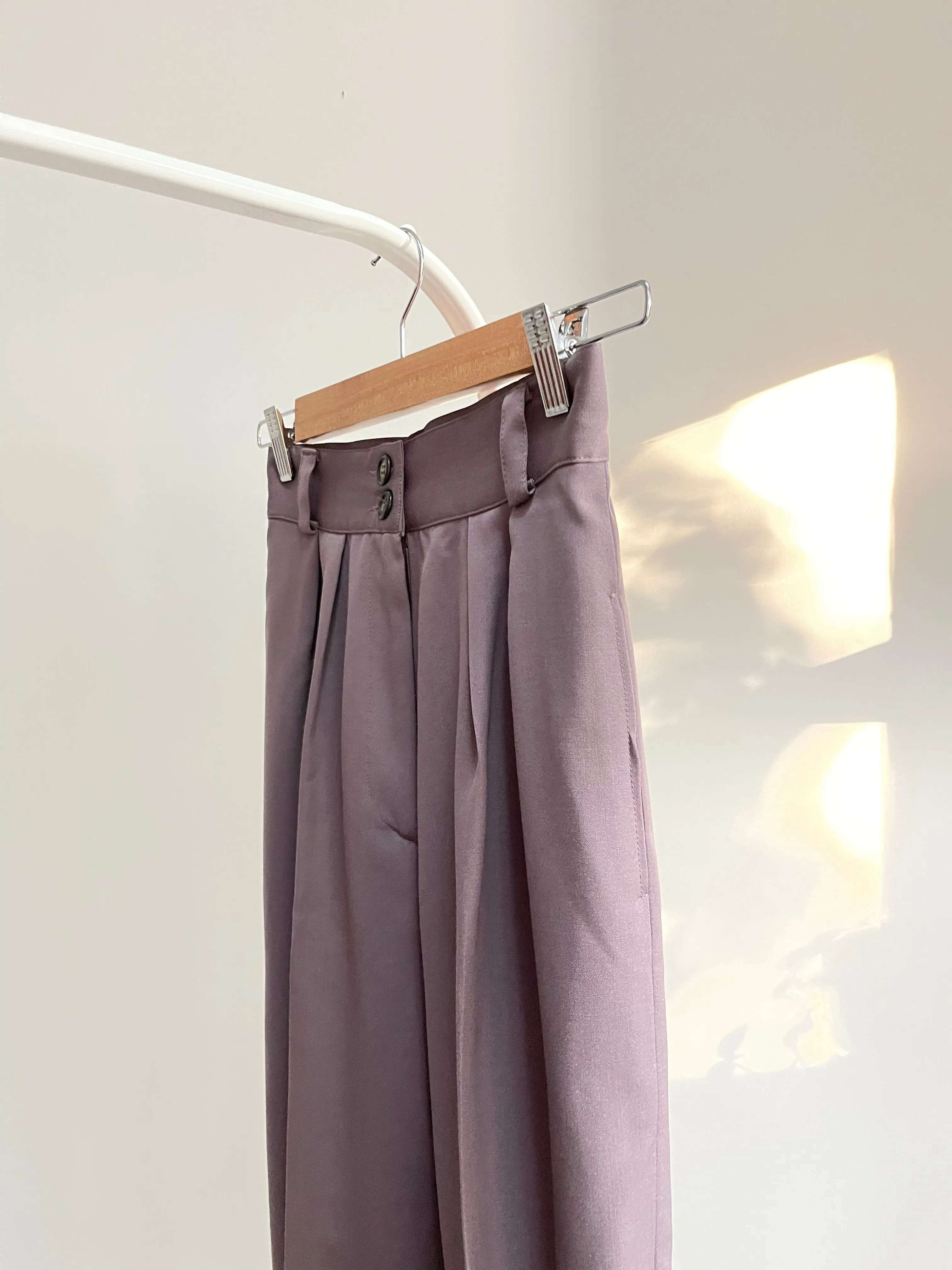 Ultra High-Rise Pleated Wool Trousers - 25