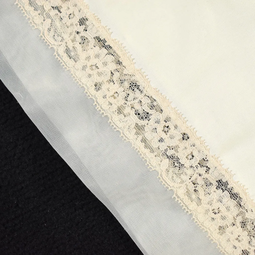 Vintage Off White Lace Cup Full Slip